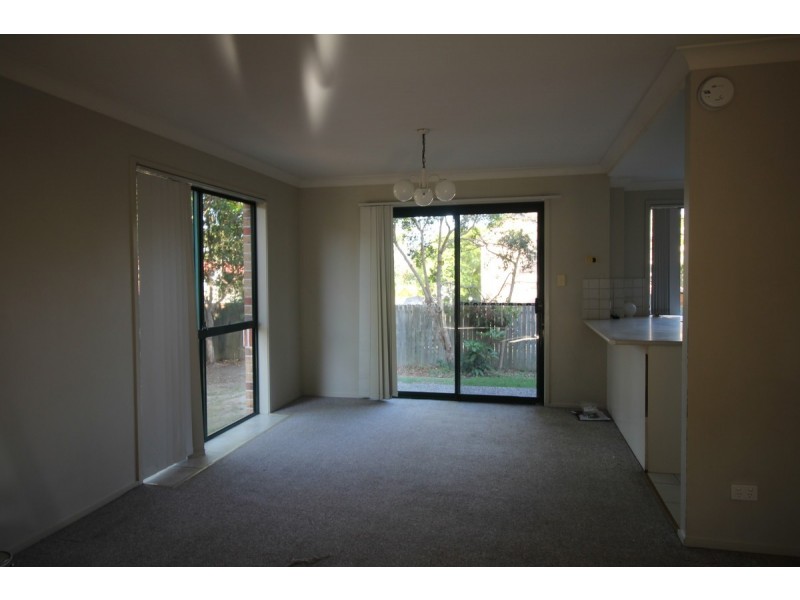 1/208 Central Street, Labrador QLD 4215