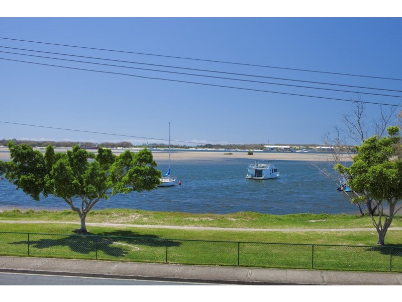 5/242-244 Marine Parade, Labrador QLD 4215