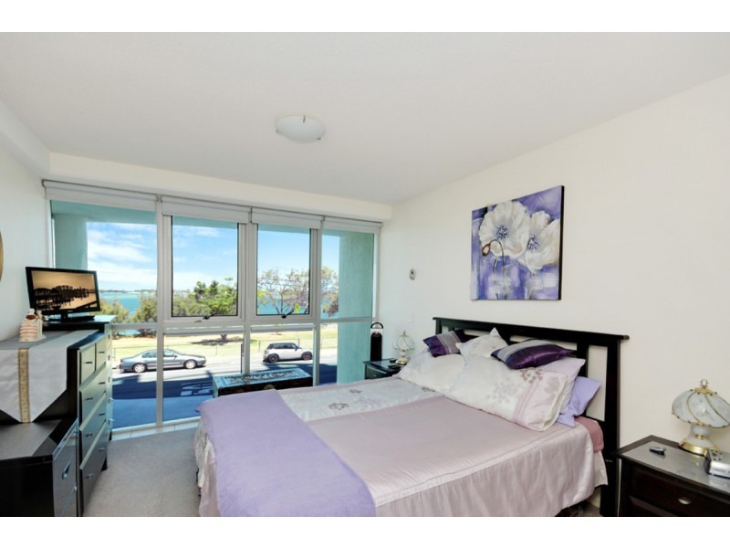 5/242-244 Marine Parade, Labrador QLD 4215