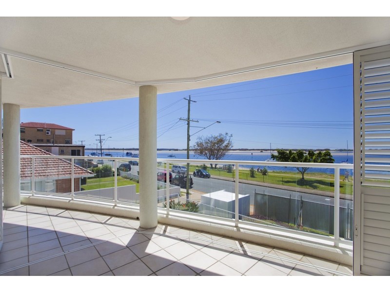 5/242-244 Marine Parade, Labrador QLD 4215