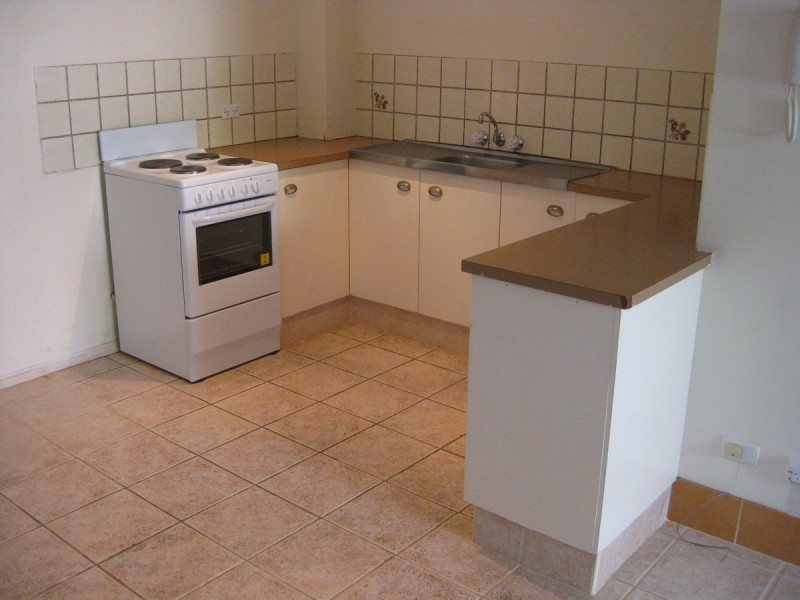 2/9 Bradford Street, Labrador QLD 4215