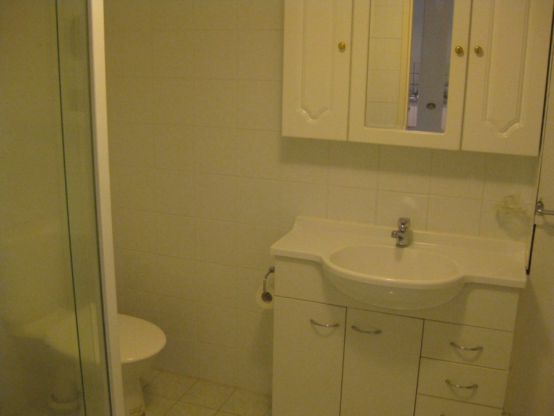 2/9 Bradford Street, Labrador QLD 4215