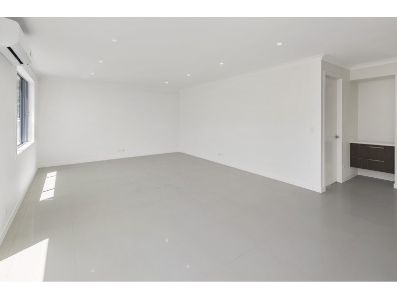 14a Broad Street, Labrador QLD 4215