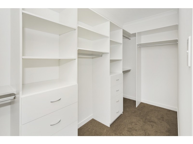 14a Broad Street, Labrador QLD 4215