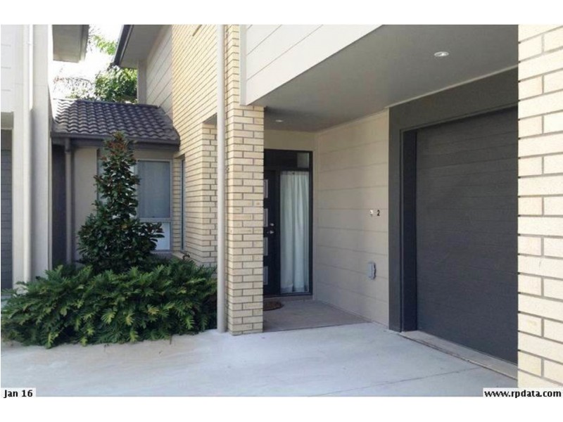 2/9 McWilliam Close, Labrador QLD 4215
