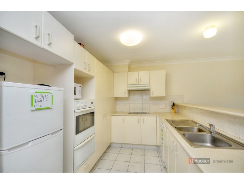 9/2 Brown Street, Labrador QLD 4215