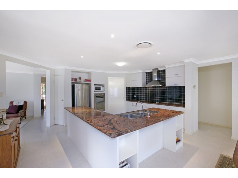 98 Salvado Drive, Pacific Pines QLD 4211