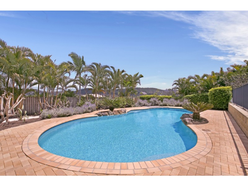 98 Salvado Drive, Pacific Pines QLD 4211