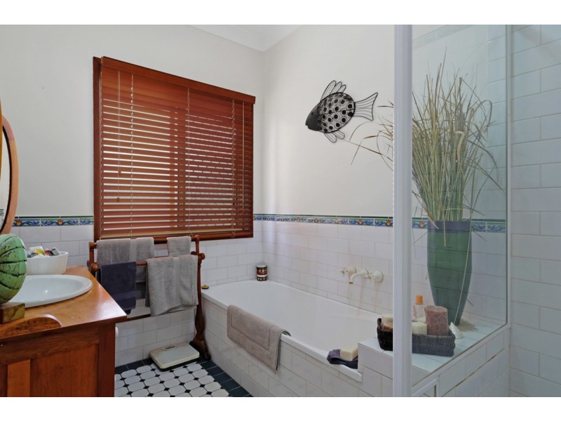 6 Manse Court, Molendinar QLD 4214