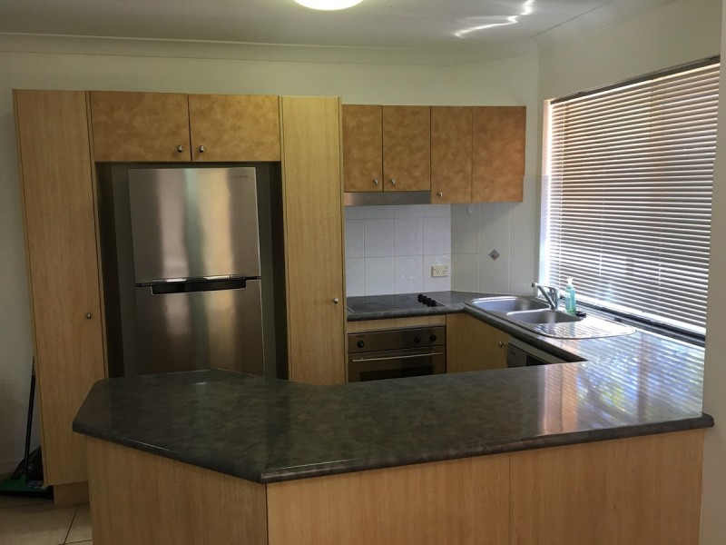 4/89 Bayview Street, Runaway Bay QLD 4216