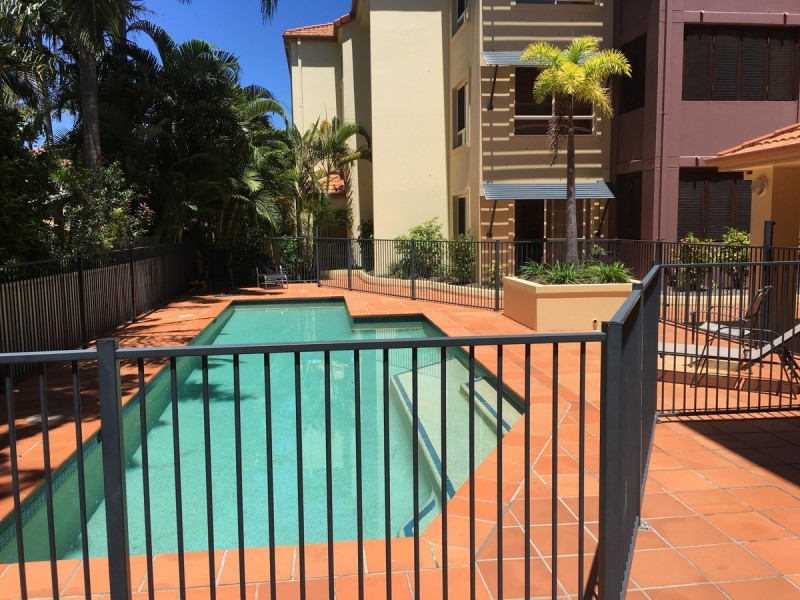 4/89 Bayview Street, Runaway Bay QLD 4216