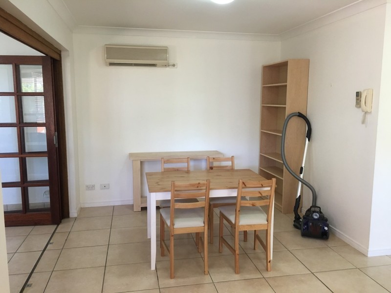 4/89 Bayview Street, Runaway Bay QLD 4216