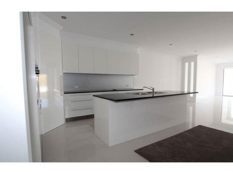 2/20 Compass Drive, Biggera Waters QLD 4216