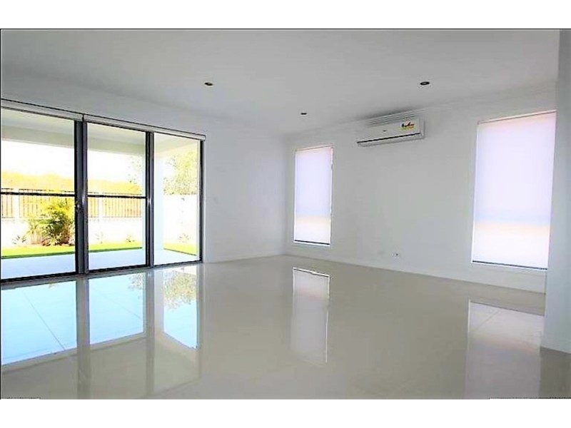 2/20 Compass Drive, Biggera Waters QLD 4216