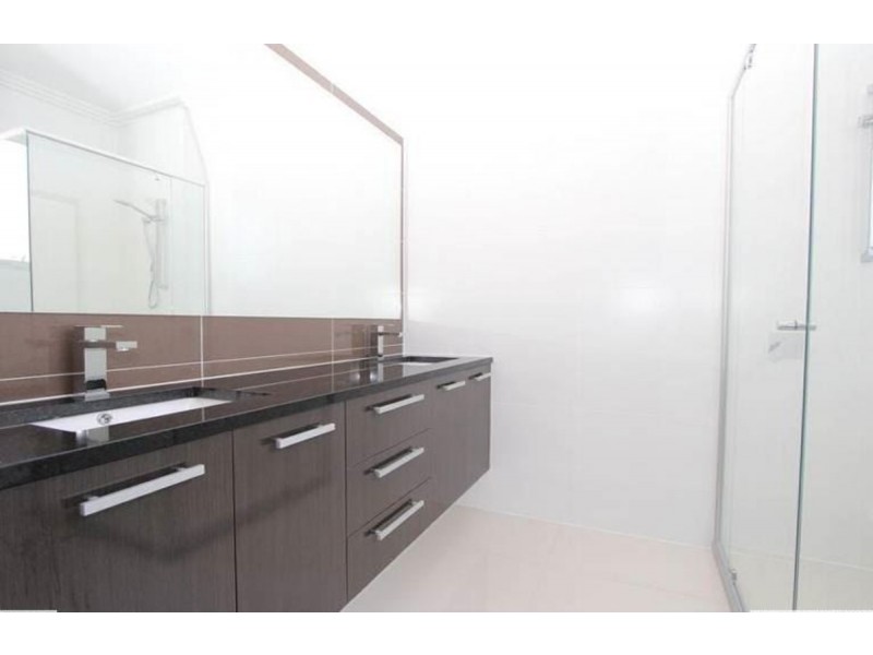 2/20 Compass Drive, Biggera Waters QLD 4216