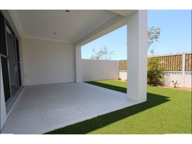 2/20 Compass Drive, Biggera Waters QLD 4216