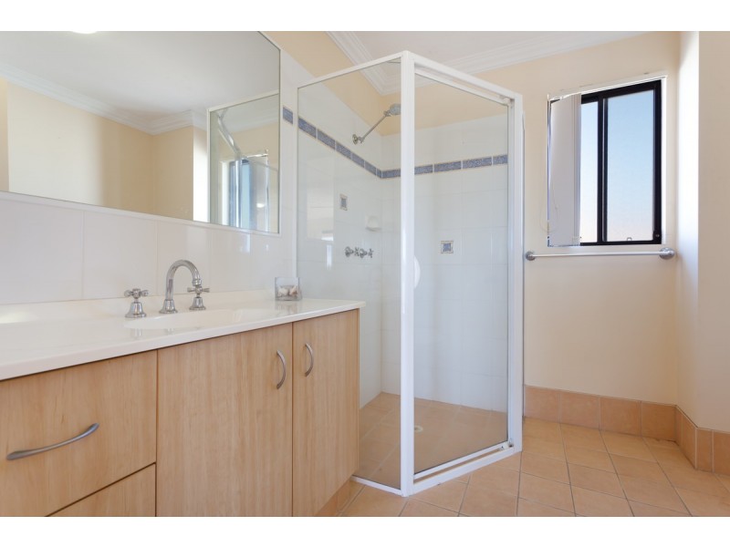 10/47 Bayview Street, Runaway Bay QLD 4216