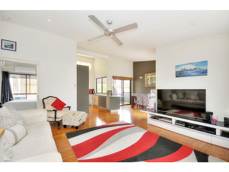 1/30 Broad Street, Labrador QLD 4215