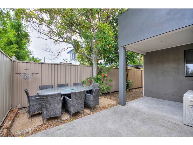 1/30 Broad Street, Labrador QLD 4215
