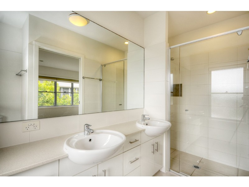 2/29 Cawthray Street, Biggera Waters QLD 4216