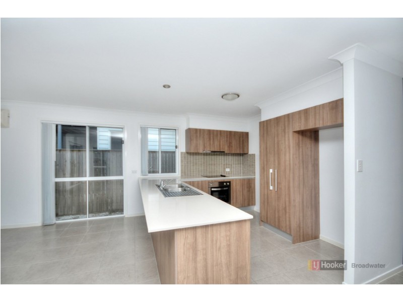 11 Sydney Street, Labrador QLD 4215