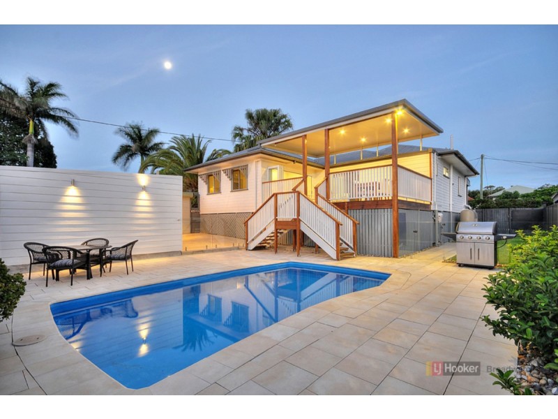 2 Corrine Avenue, Southport QLD 4215