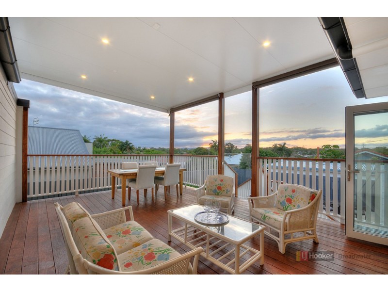 2 Corrine Avenue, Southport QLD 4215