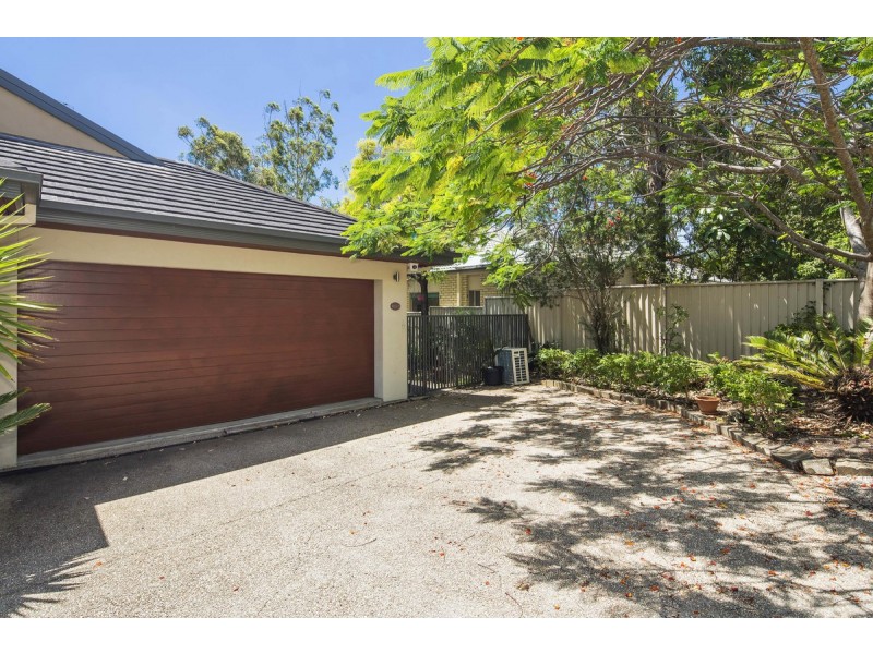 2/463 Pine Ridge Road, Runaway Bay QLD 4216