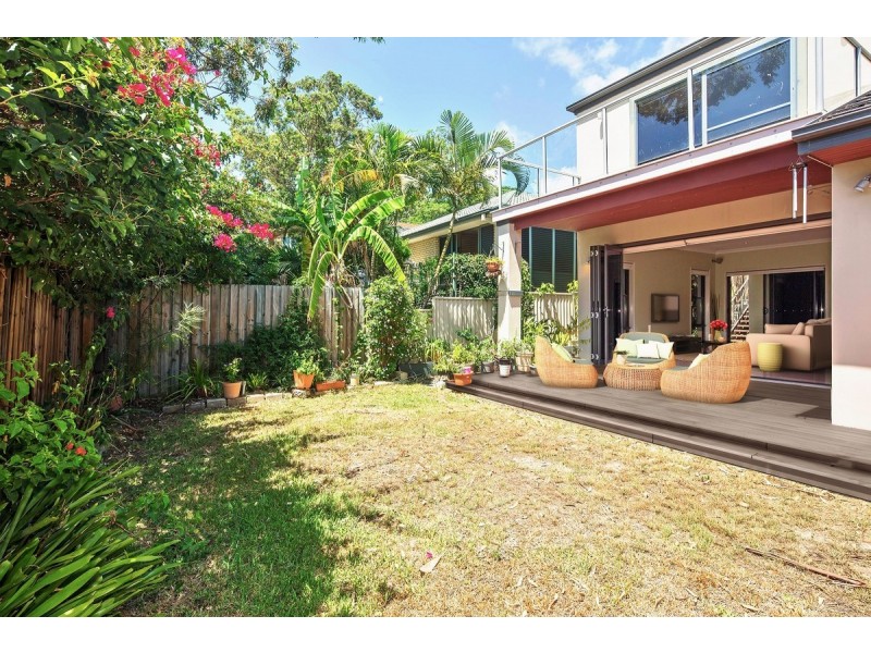 2/463 Pine Ridge Road, Runaway Bay QLD 4216