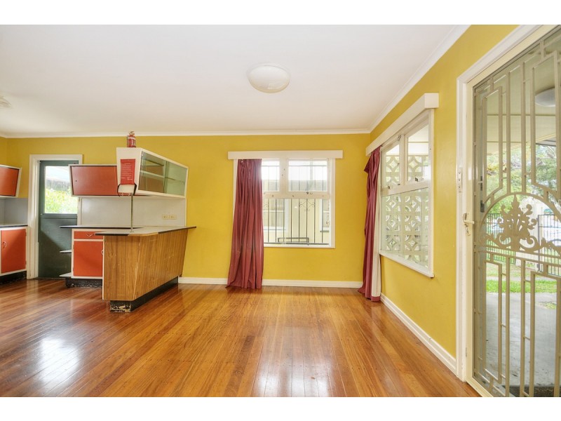2 First Avenue, Labrador QLD 4215