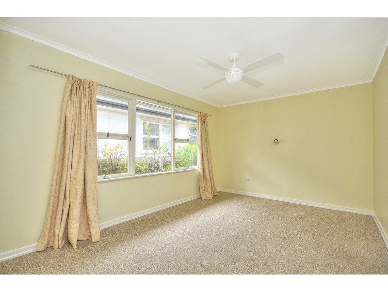 2 First Avenue, Labrador QLD 4215