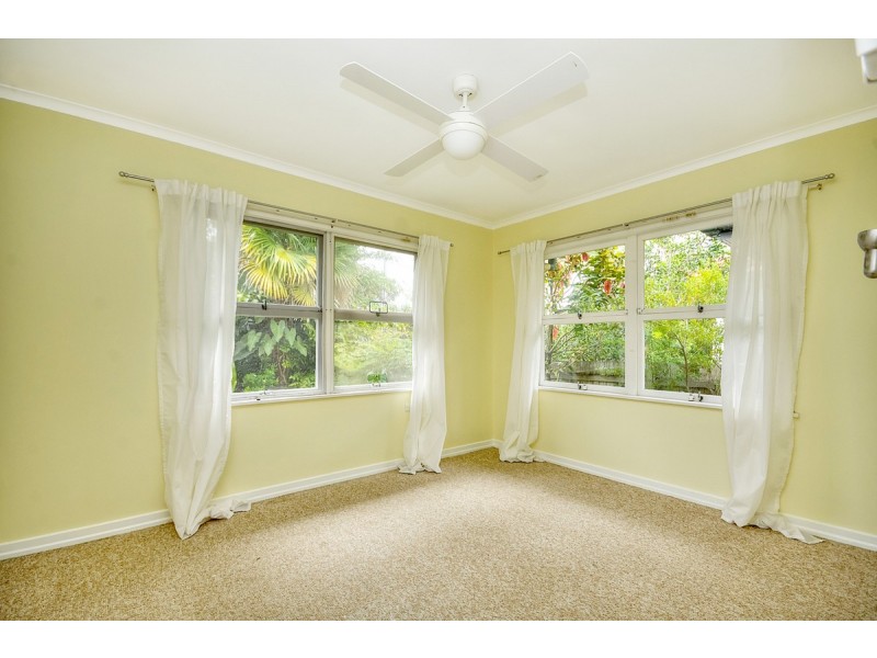2 First Avenue, Labrador QLD 4215