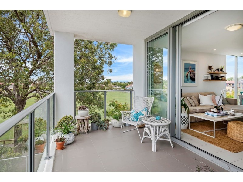 313/17 Bath Street, Labrador QLD 4215