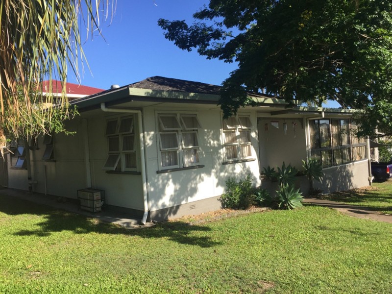 20 Third Avenue, Labrador QLD 4215