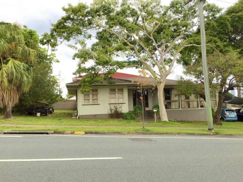 20 Third Avenue, Labrador QLD 4215