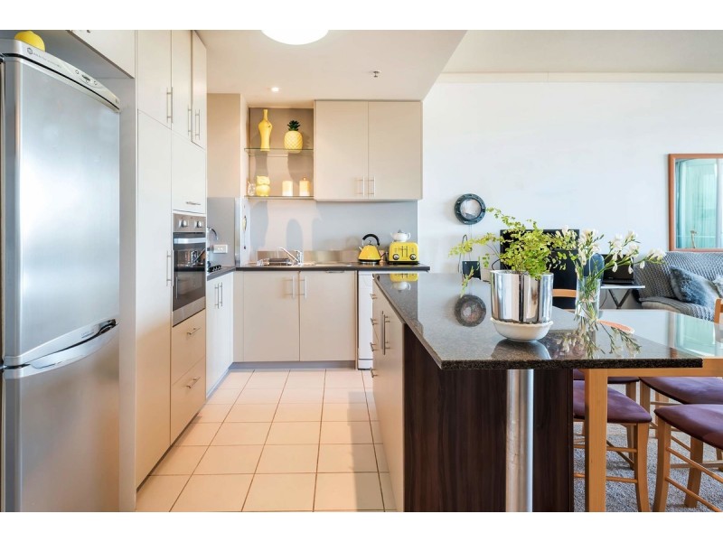 907/352-360 Marine Parade, Labrador QLD 4215