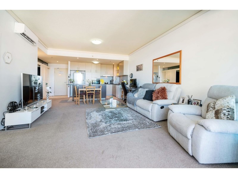 907/352-360 Marine Parade, Labrador QLD 4215