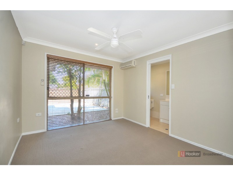 1/1 Gemma Glade, Labrador QLD 4215