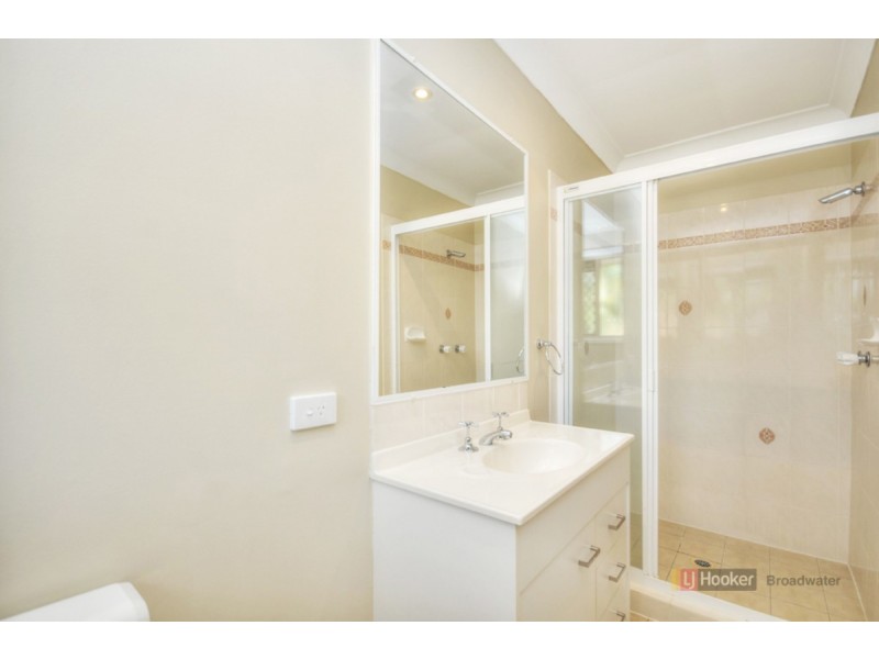 1/1 Gemma Glade, Labrador QLD 4215