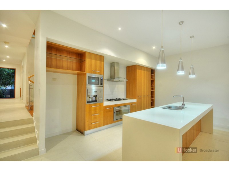 2/21 South Quay Drive, Biggera Waters QLD 4216