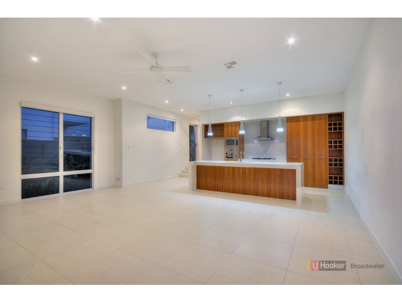 2/21 South Quay Drive, Biggera Waters QLD 4216
