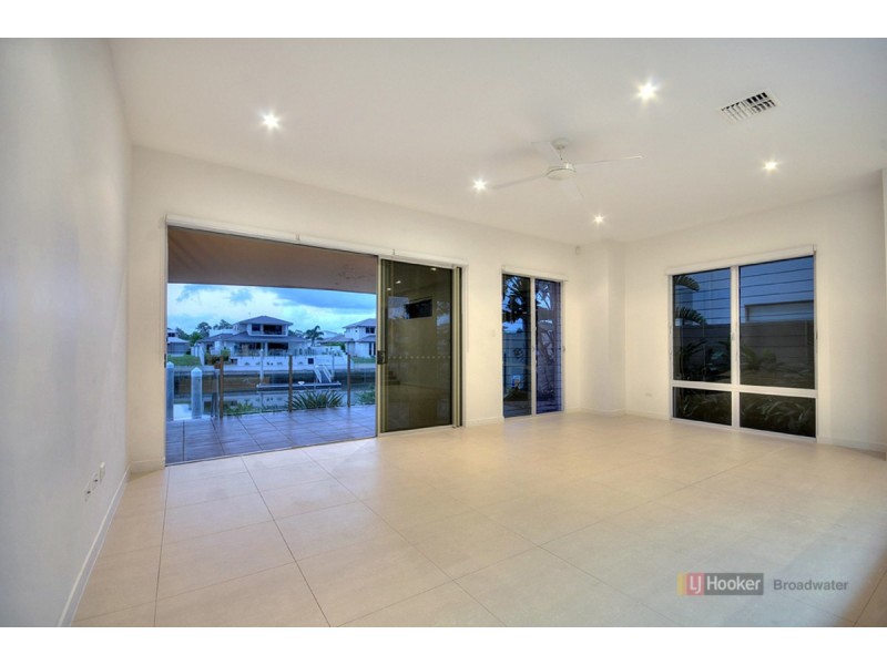 2/21 South Quay Drive, Biggera Waters QLD 4216