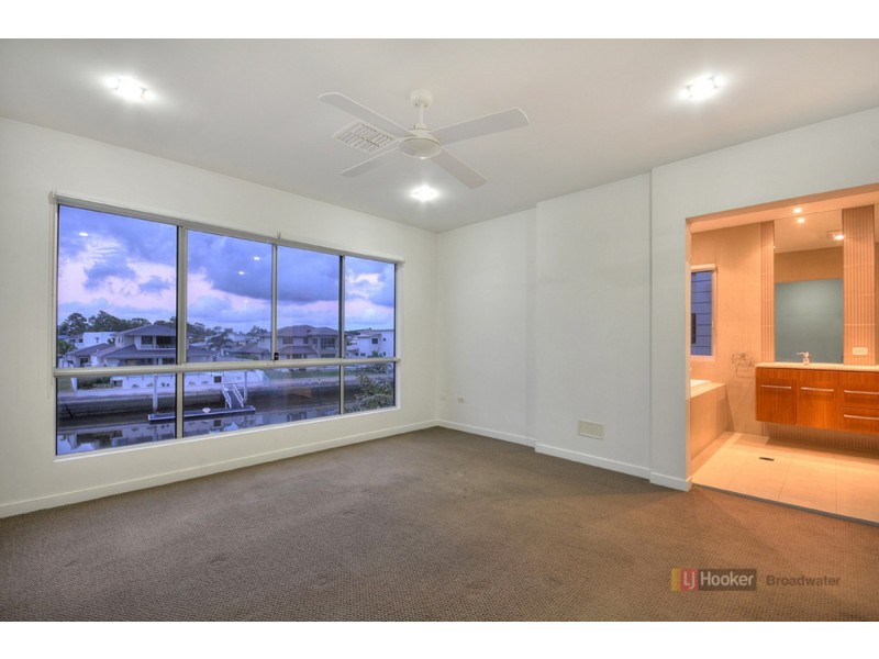 2/21 South Quay Drive, Biggera Waters QLD 4216