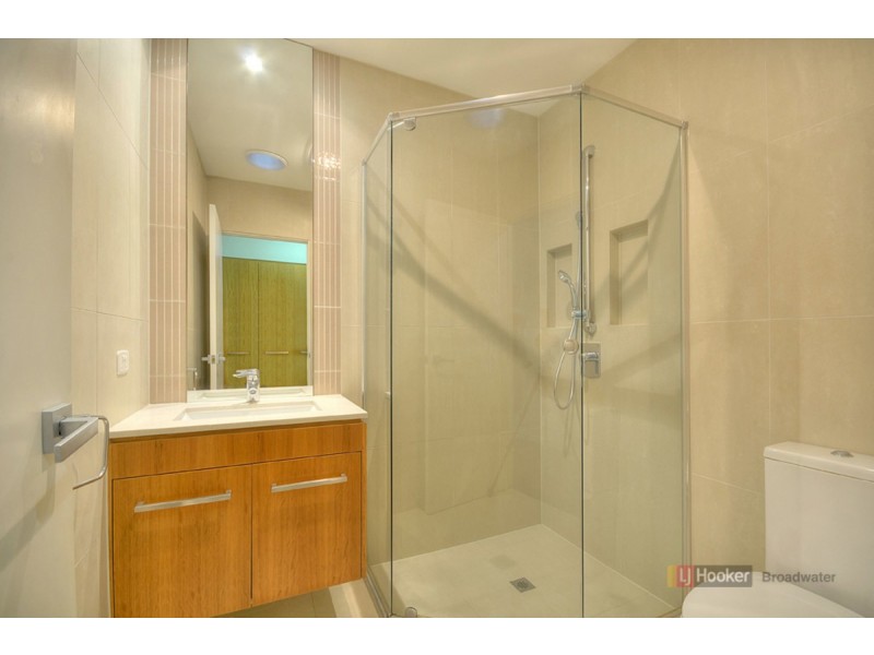 2/21 South Quay Drive, Biggera Waters QLD 4216