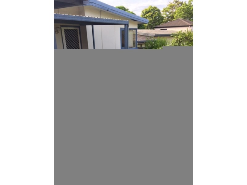 45 Ridgeway Avenue, Southport QLD 4215