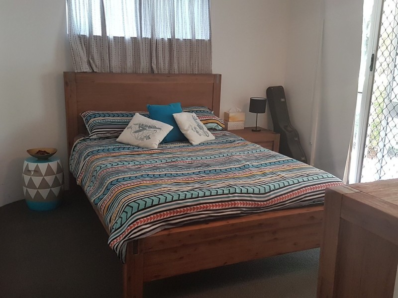 2/204 Marine Parade, Labrador QLD 4215