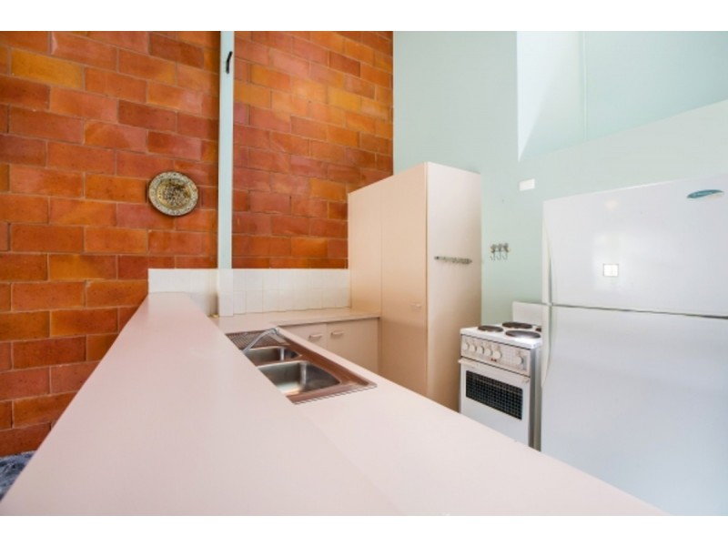 6/111 Little Usher Avenue, Labrador QLD 4215