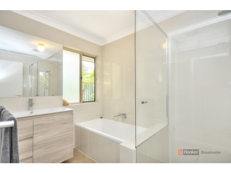 14 Ashburton Close, Arundel QLD 4214