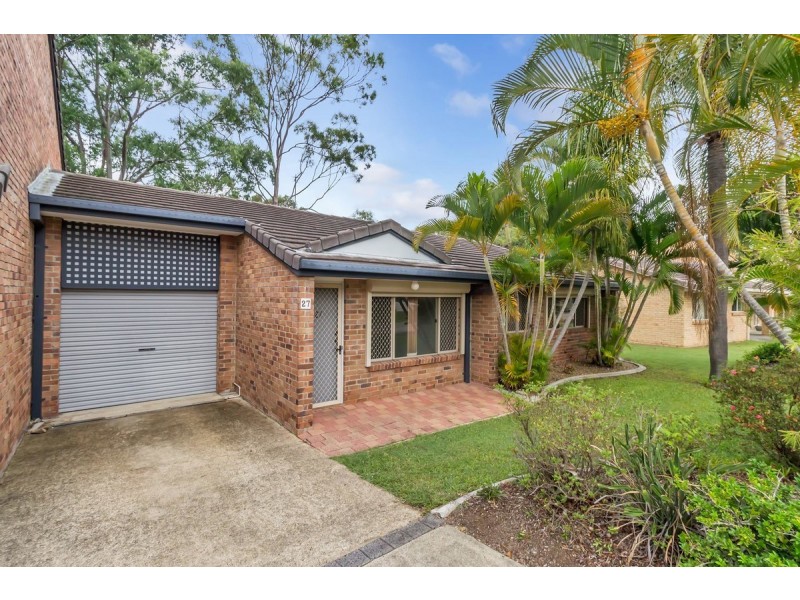 27/33 Edmund Rice Drive, Southport QLD 4215