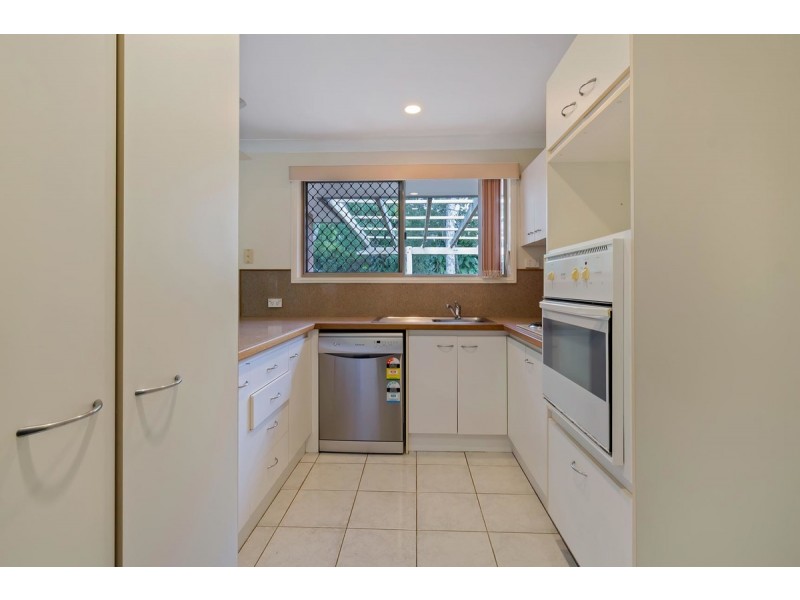 27/33 Edmund Rice Drive, Southport QLD 4215